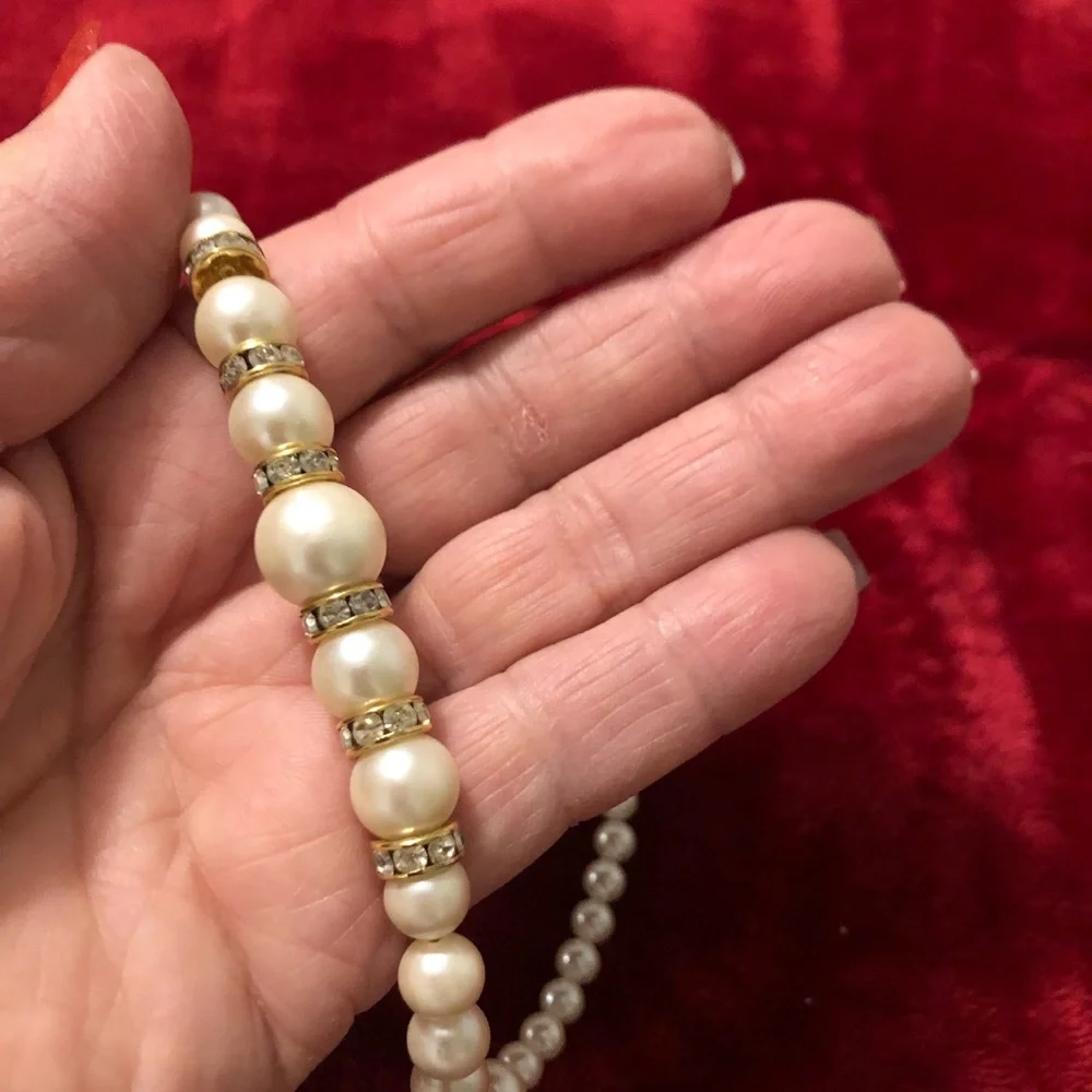 Vintage Gold Tone Napier Signed Faux Pearl Necklace - Picture 2 of 3